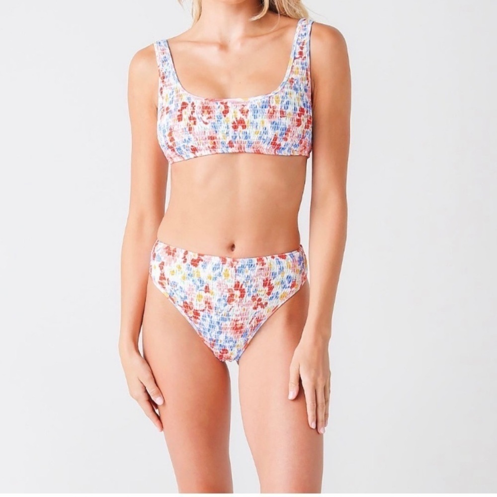 NWT 2-Piece L*Space Izzy Top & Barlette Bottom in Flower Forever - Picture 3 of 15